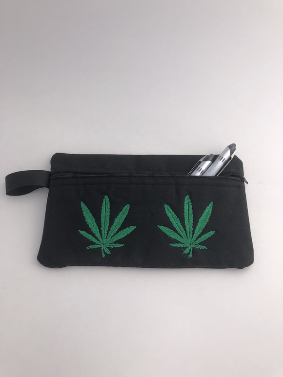 Long and narrow, this bag is designed, embroidered and handmade. You can carry supplies for art, hobbies, etc.