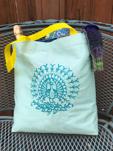 Peacock Embroidered Tote Bag | stitchywoman.net